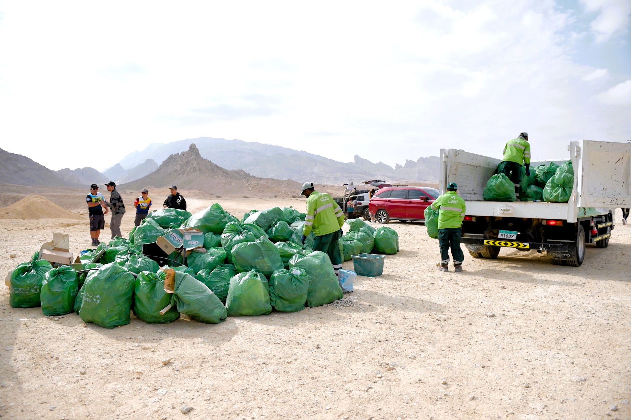 Al Ain Clean-Up Campaign - Organized by Lavajet in Partnership with Tadweer and Local Organizations - Image 5